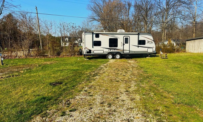 Helmsburg RV Rental | Family-Friendly RV Rental with Kitchen & Breakfast Included