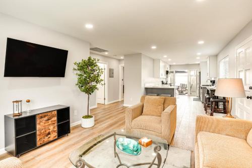 La Palma House | Inviting Rental with Pool Access near Disneyland