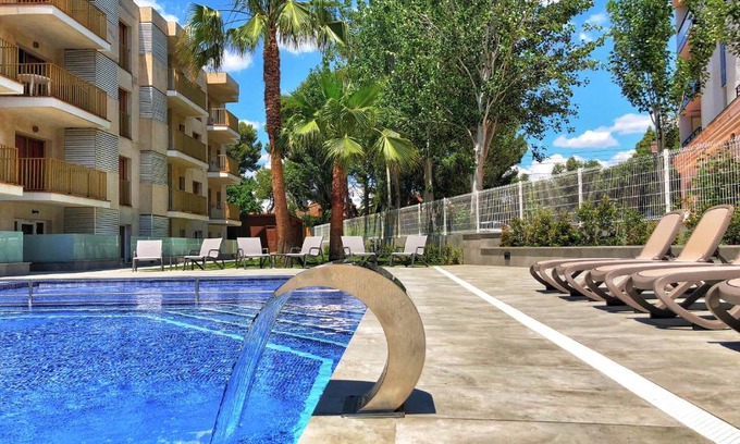 Vilafortuny Apartment | Cozy Rentalmar Pins Marina: Oceanfront Retreat Awaits
