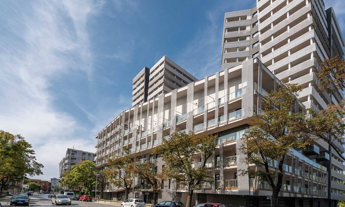 Stare Miasto Apartment | Top-Rated RentPlanet - Atal Tower with Family-Friendly Amenities