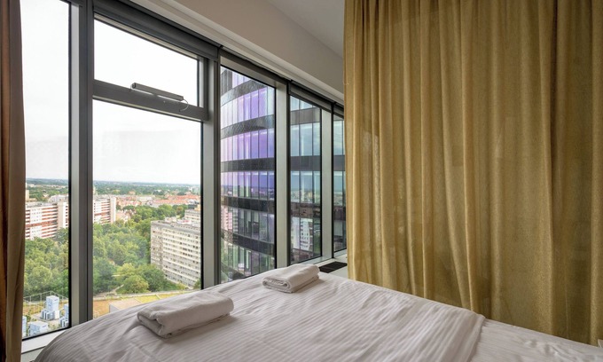 Krzyki Apartment | Accessible Stay at RentPlanet – Apartamenty Sky Tower