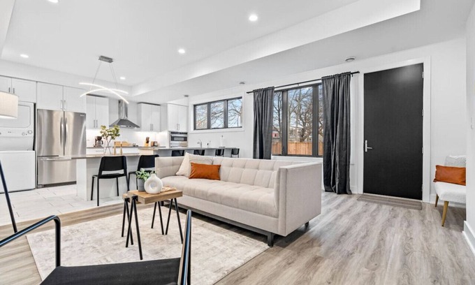 Downtown London Condo | RentX|Suite Dreams - Downtown/Parking/Wi-Fi/2Bed