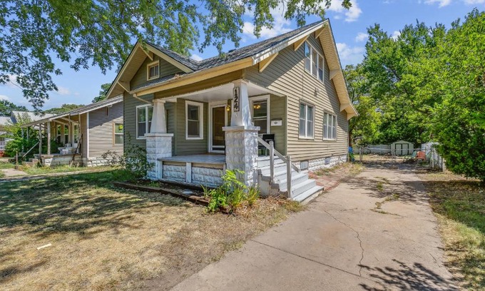 Wichita House | Pet-Friendly Getaway at RENU St Claire House Awaits