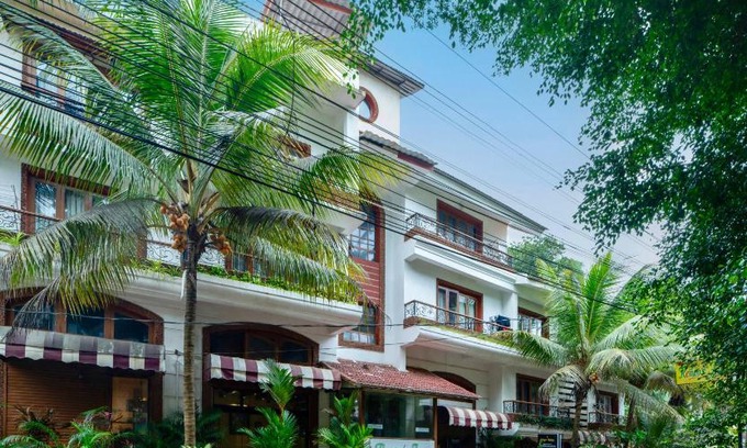 Gauravaddo Hotel | Budget-Friendly Stay at Renzo's Inn with Pool & Breakfast