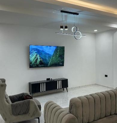 Mallam Apartment | Relax at REOs Smart Haven with Inviting Pool Retreat
