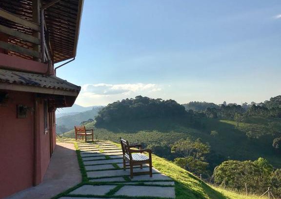 Santo Antonio do Pinhal House | Pet-Friendly Retreat at Repouso Mantiqueira - Rated 9.8