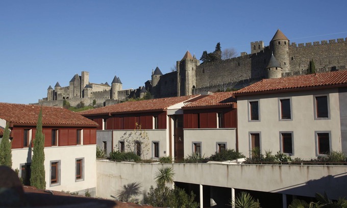 Carcassonne Apartment | res. La Barbacane, Carcassonne, studio for 2 people.