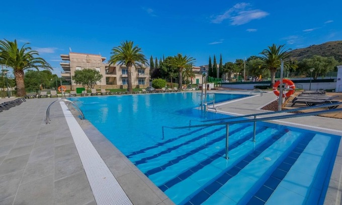 Roses Town Center Resort | Rescator Resort 105: Cozy One-Bedroom Retreat with Pool