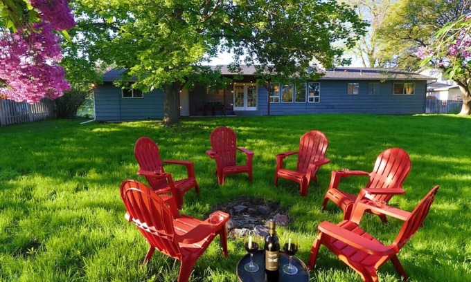 Walla Walla East House | Discover Reser Ranch: Top-Rated Stay with Pool & Spa