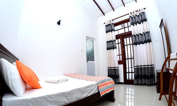 Kudapaduwa House | Budget-Friendly Reshani Guest House: Child Friendly Retreat