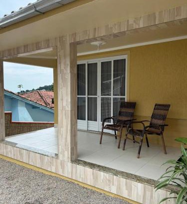 Governador Celso Ramos Apartment | Top-Rated Family Retreat at Acomodação vó Nilton