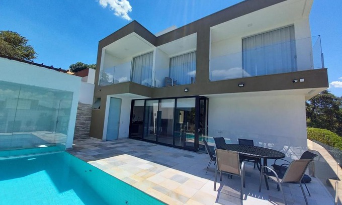 Capitolio House | Relax at Residência dos Lopes with Pool & Hot Tub Access