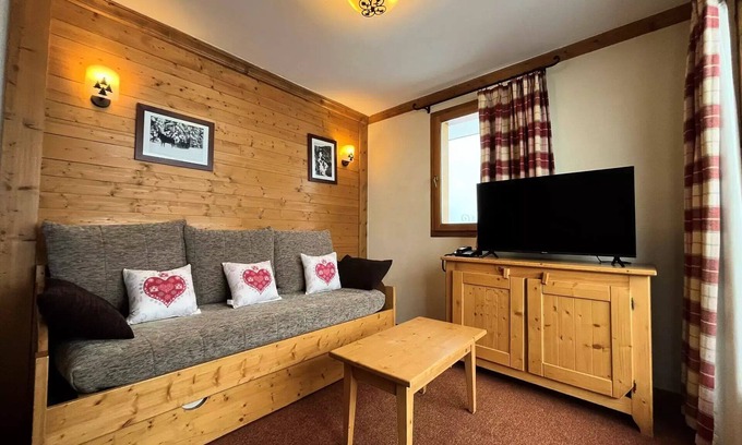Val Cenis Apartment | Ideal Residence Les Alpages: 3 Rooms with Pool & Spa