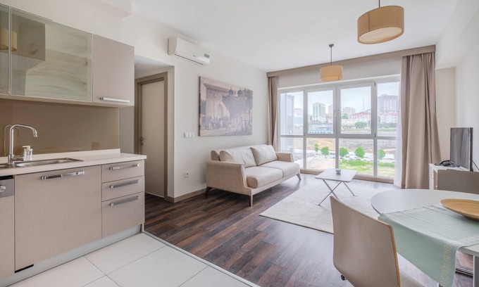 Mahmutbey Apartment | Convenient Residence Near Metro & IST Airport Access