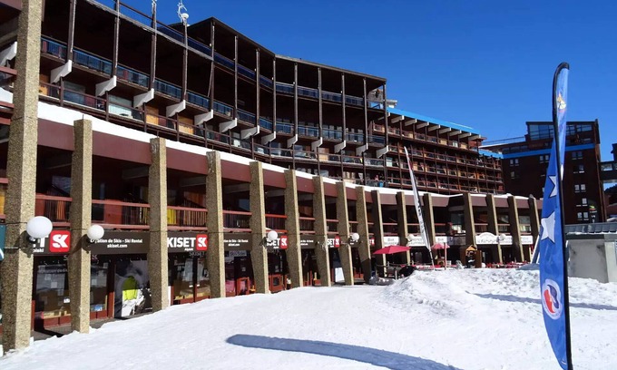Arc-2000 Apartment | Residence Aiguille Rouge - Nice studio for 4 people in Arc 2000 ski to the feet, in the center of the resort, near shops, bowling and pati
