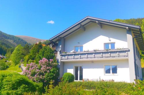 Bad Kleinkirchheim Apartment | Oceanfront Residence Alba Montis - 4-Star, Perfect for Families