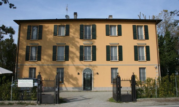 Lovoleto House | Discover Residence Alle Scuole Country House: 4-Star Retreat
