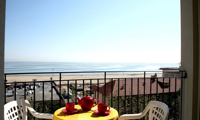 Marina Centro House | Discover Residence Angeli Rimini: Pet-Friendly Ocean Views