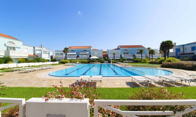 Jesolo Apartment | Residence Antenore: Relax by the Pool with Free Parking