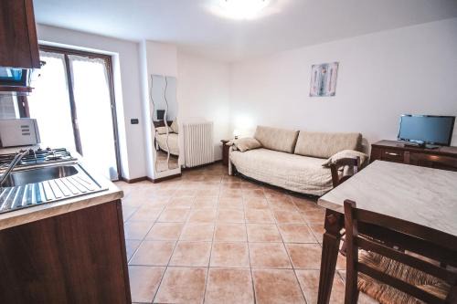 Brusson Apartment | Pet-Friendly Residence Aquila - Mono Chamousira Awaits You