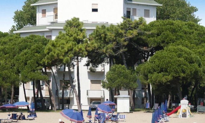 Jesolo Pineta Apartment | Top-Rated Residence Ariston: Oceanfront in Lido di Jesolo