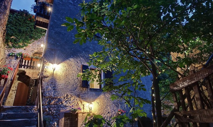 Calavino House | Experience Comfort at Residence at the Mills with Breakfast