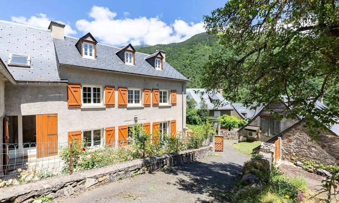 Avajan Villa | Residence Avaj2-avajan - House 10 people Wifi 5 minute from Loudenvielle