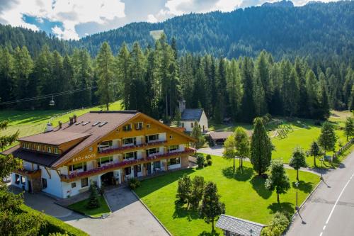 Sesto Apartment | Experience Residence Bad Moos: 4-Star Retreat with Spa & Pool