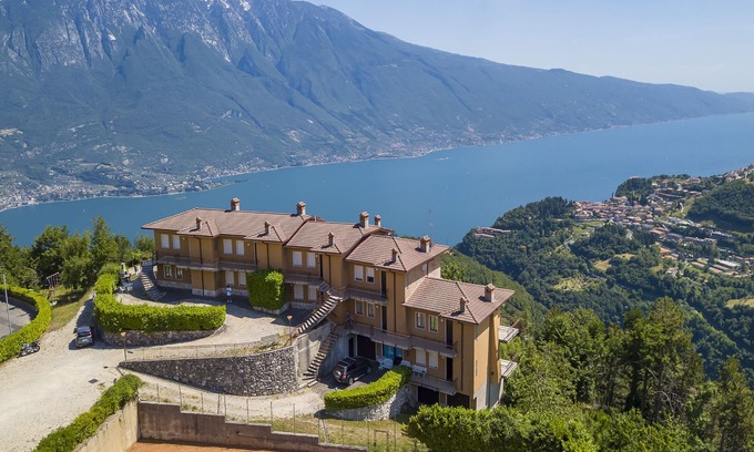 Campi Apartment | Scenic Residence Bellevue 7 with Pool & Lake Views in Tremosine
