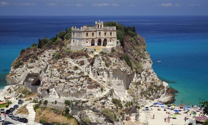 Marina di Zambrone Apartment | Guest Rated 10/10: Residence Bidreams - Apartment with Pool