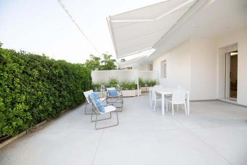Posto Vecchio House | Experience Oceanfront Bliss at Residence BLANCO II