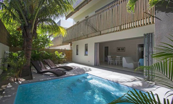 Pereybere Apartment | Beachside Retreat: Résidence Bleue "La Casa" with Private Pool