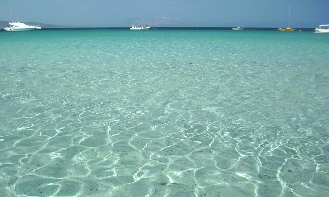 Tanaunella House | Oceanfront Residence Bouganvillage with Pool & Breakfast