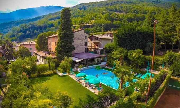 Pomarolo House | Inviting Residence Concaverde with Pool & Breakfast Options