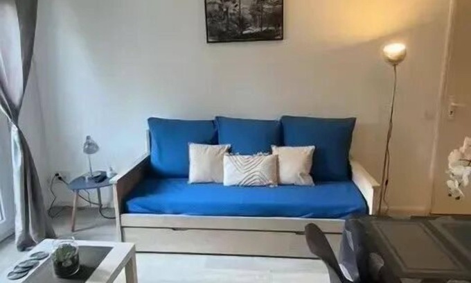 Carnoux-en-Provence Apartment | Cozy Residence Debussy: Oceanfront 2 Room Apartment for Four