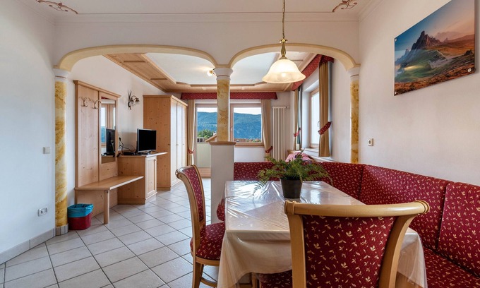 Terento Apartment | Scenic Residence Diana Apartment with Balcony & Wi-Fi