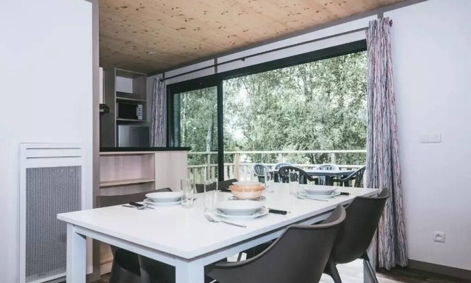 Rochefort-en-Terre House | Experience Residence du Domaine du Moulin Neuf: Lake View Cottage