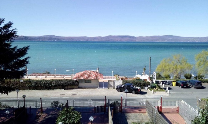 Lake Bracciano Apartment | Scenic Residence "Gli Etruschi" with Lake Views & Family-Friendly