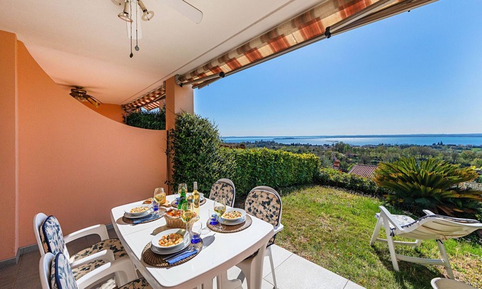 Soiano del Lago Apartment | Discover Residence Giardino 3: Pet-Friendly Getaway