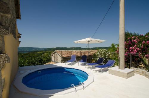 Buzet House | Idyllic Residence Hidden Heaven: Oceanfront Pet-Friendly Retreat