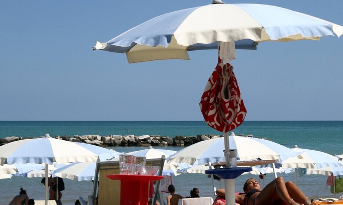 Cupra Marittima Apartment | Discover Residence i Delfini with Oceanfront Pool Access