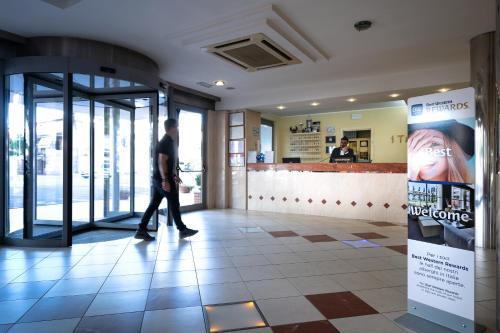 Zona XXX Castel Fusano Apartment | Pet-Friendly Residence I Triangoli with Family Amenities