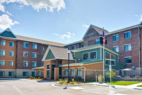 Middleburg Heights Hotel | Pet-Friendly Residence Inn by Marriott near Cleveland Airport