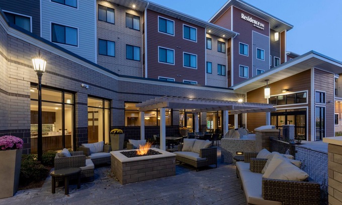 Maple Grove Hotel | Relax at Residence Inn Minneapolis with Pool and Breakfast