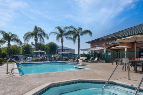 Stevenson Ranch Hotel | Pet-Friendly Residence Inn Santa Clarita Valencia Awaits You