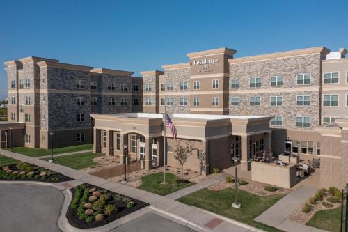 I-435 West KC-KS Hotel | Pet-Friendly Residence Inn by Marriott Kansas City with Pool