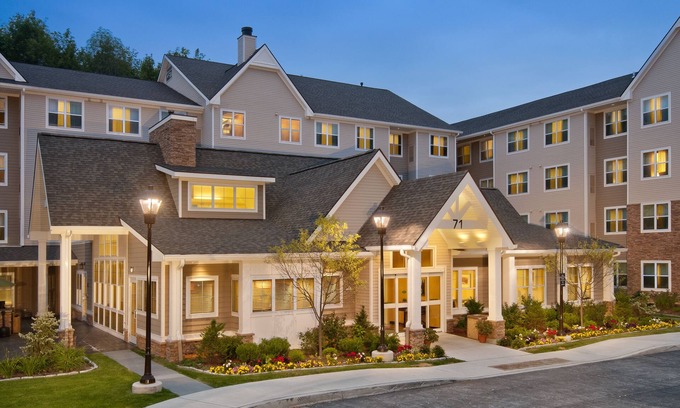 Colchester Hotel | Top-Rated Residence Inn by Marriott Colchester with Pool