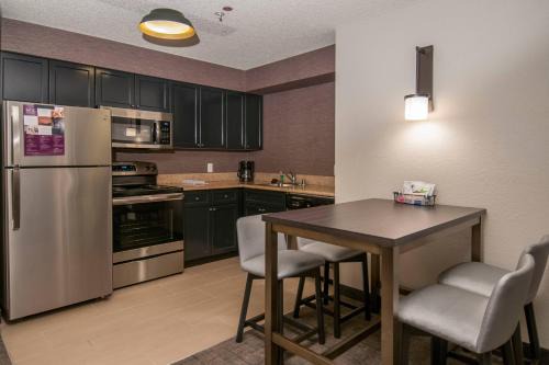 Springdale Hotel | Discover Residence Inn by Marriott Springdale: Family-Friendly Stay
