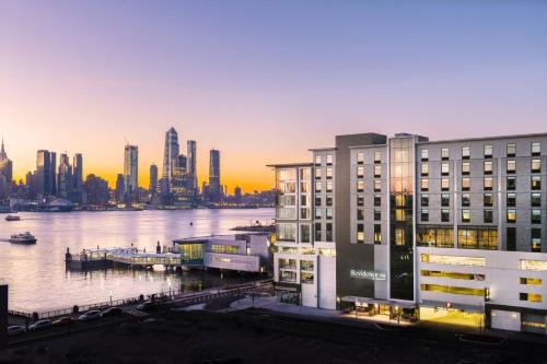 Weehawken Hotel | Pet-Friendly Residence Inn by Marriott Weehawken - 8.5/10