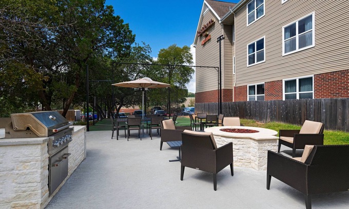 Gateway Hotel | Discover Residence Inn by Marriott Austin with Family-Friendly Amenities